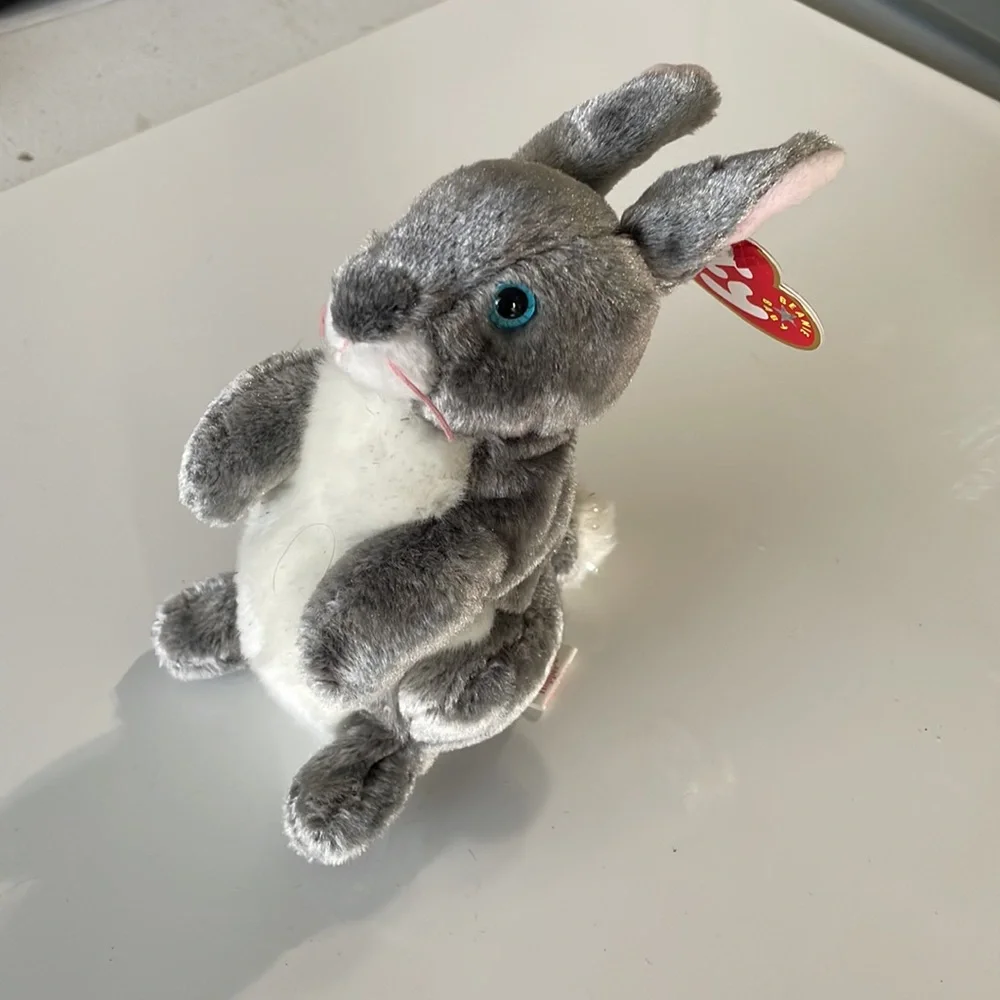 Ty Beanie Baby * Hopper the Bunny Rabbit * Date of Birth: August 7, 2000‎ *